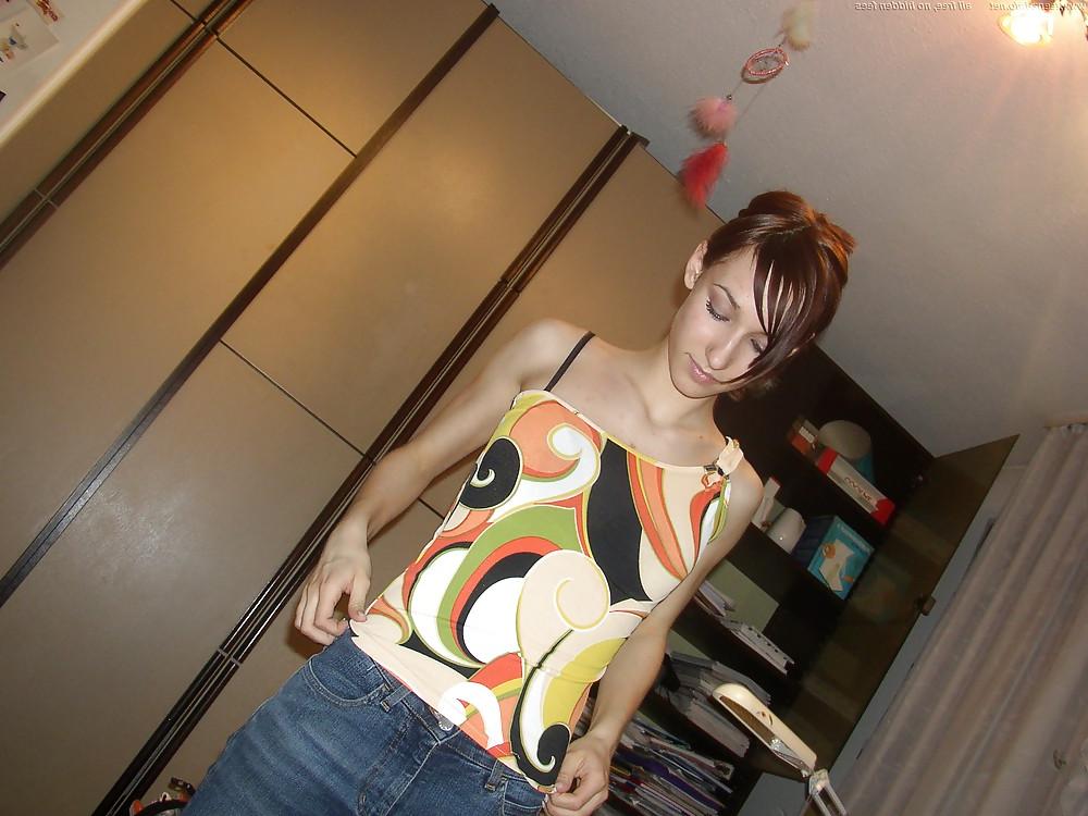 25P Hot College Girl Selfshot 1of2