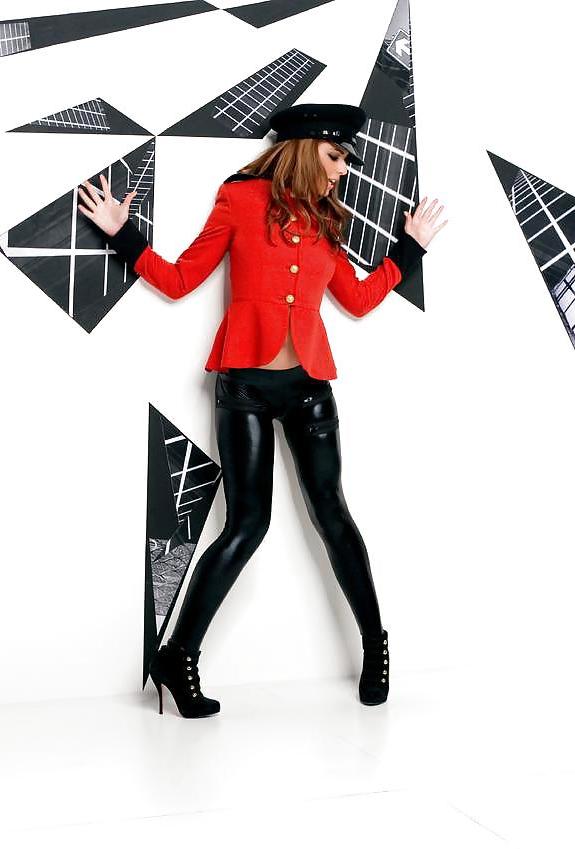 25P My fave celebs- Cheryl Cole in tight pants!