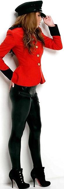 25P My fave celebs- Cheryl Cole in tight pants!
