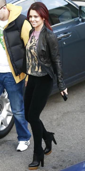 25P My fave celebs- Cheryl Cole in tight pants!