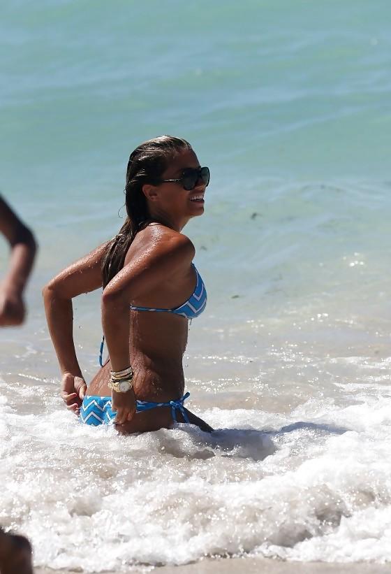 18P Beach Pics from Sylvie van der Vaart Miami Oct 2013-Day 5