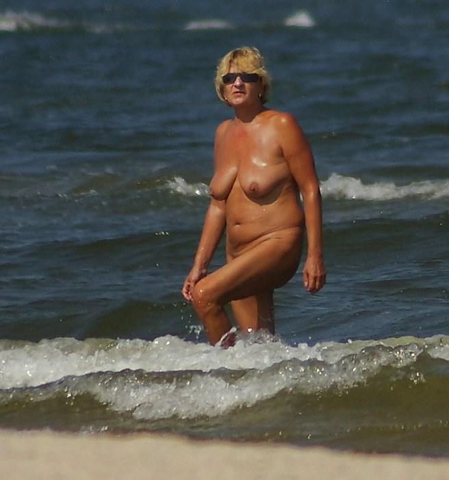 18P Mature on the beach 3