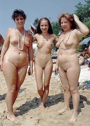 20P Beach Girls