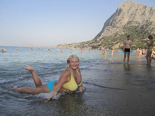 24P Busty Russian Woman 1289