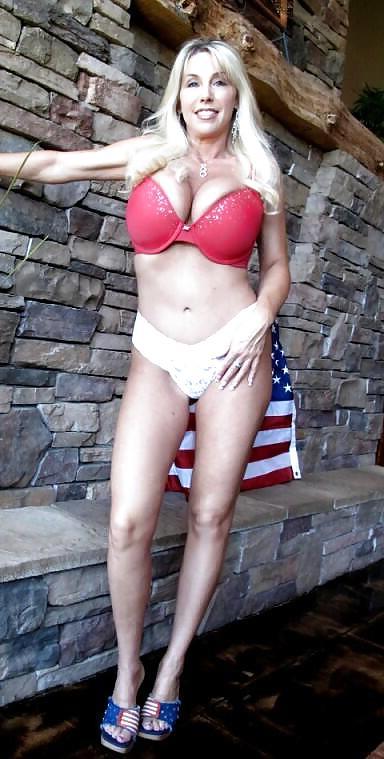 25P Wifey milf huge boobs