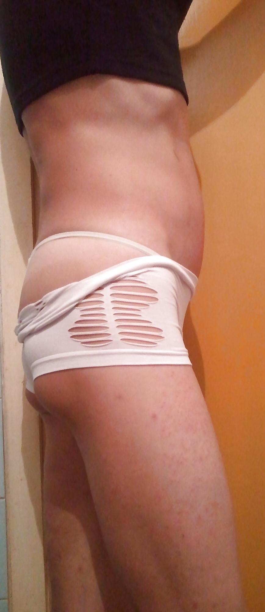 9P White stretch pants up.