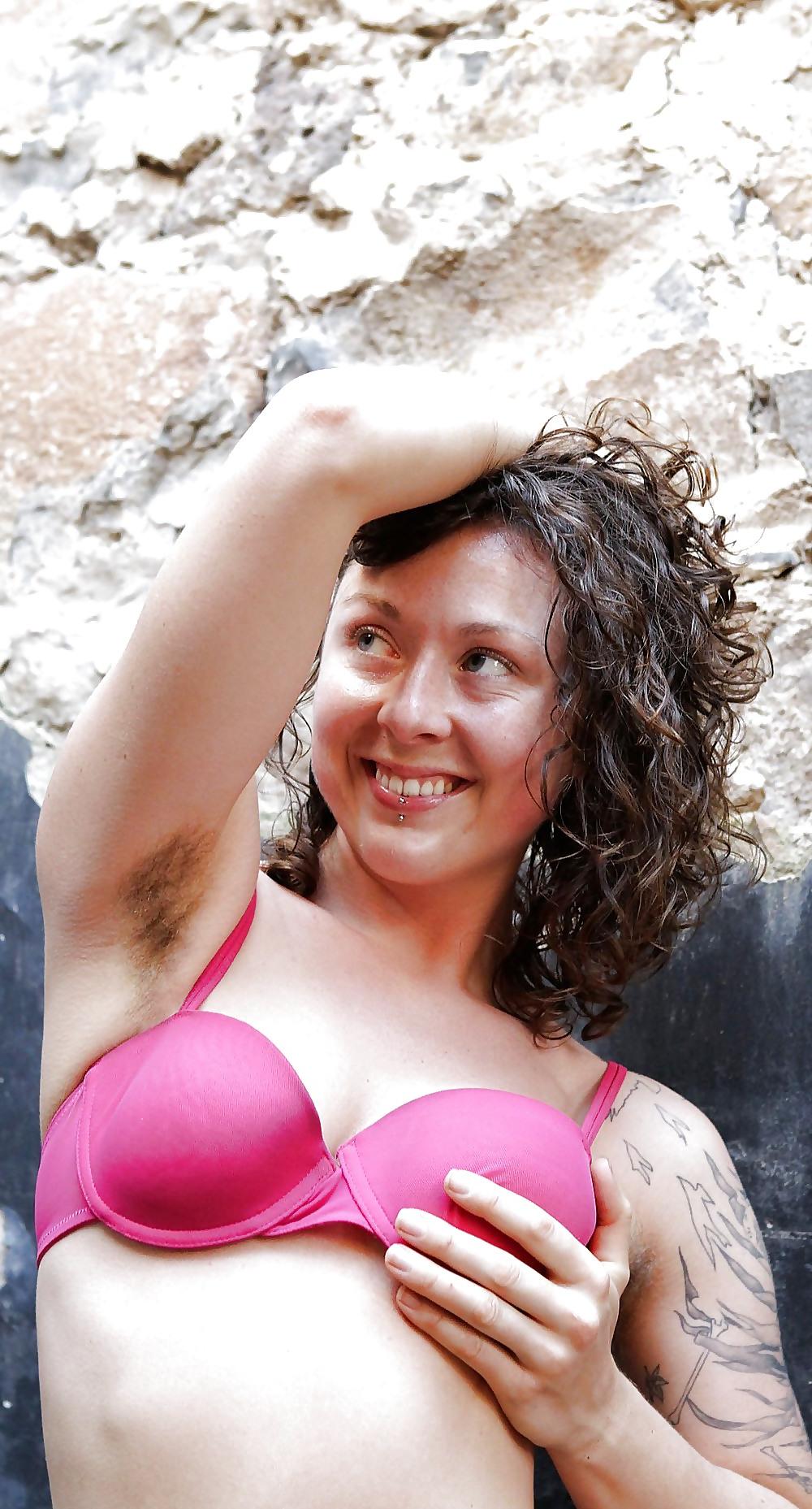 25P Hairy Armpits - Luka