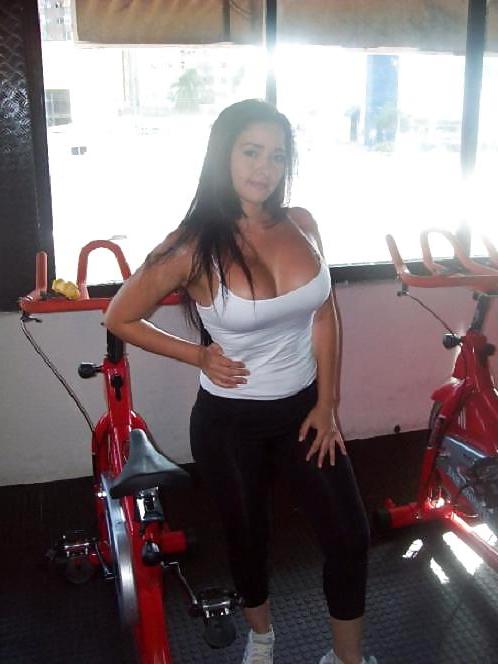 10P Colombian woman: fabiola