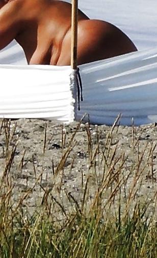 14P Sluts secretly photographed on the beach