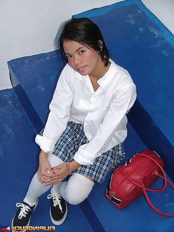 15P Sexy schoolgirl 