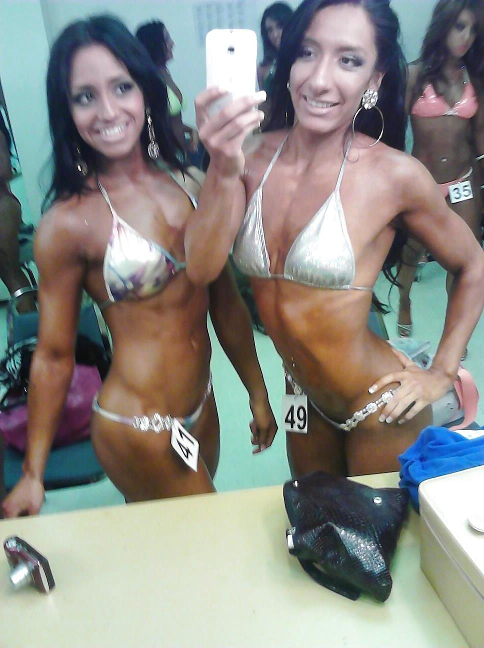 25P Fitness babe i jackoff to all the time, just love her legs!