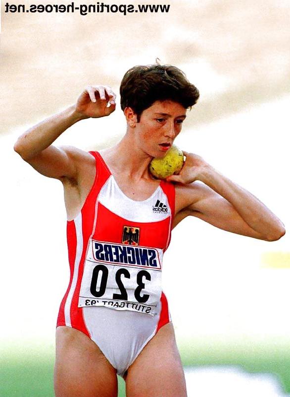 25P Sporting girls with hairy armpits