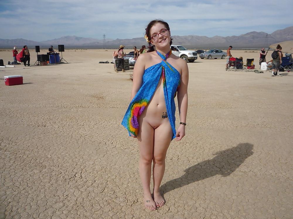 25P Nudists Naturists Public Outdoor Flash #25