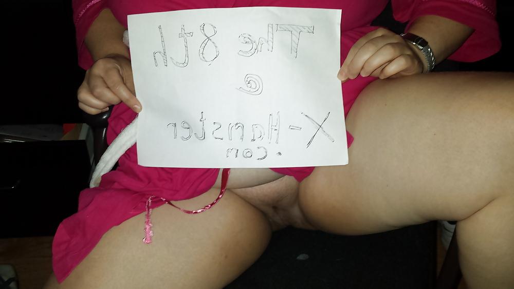 4P The Wife flashing with the logo