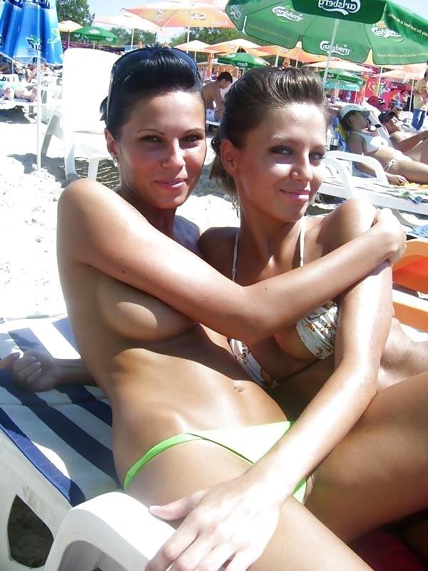 25P Beach Girls 