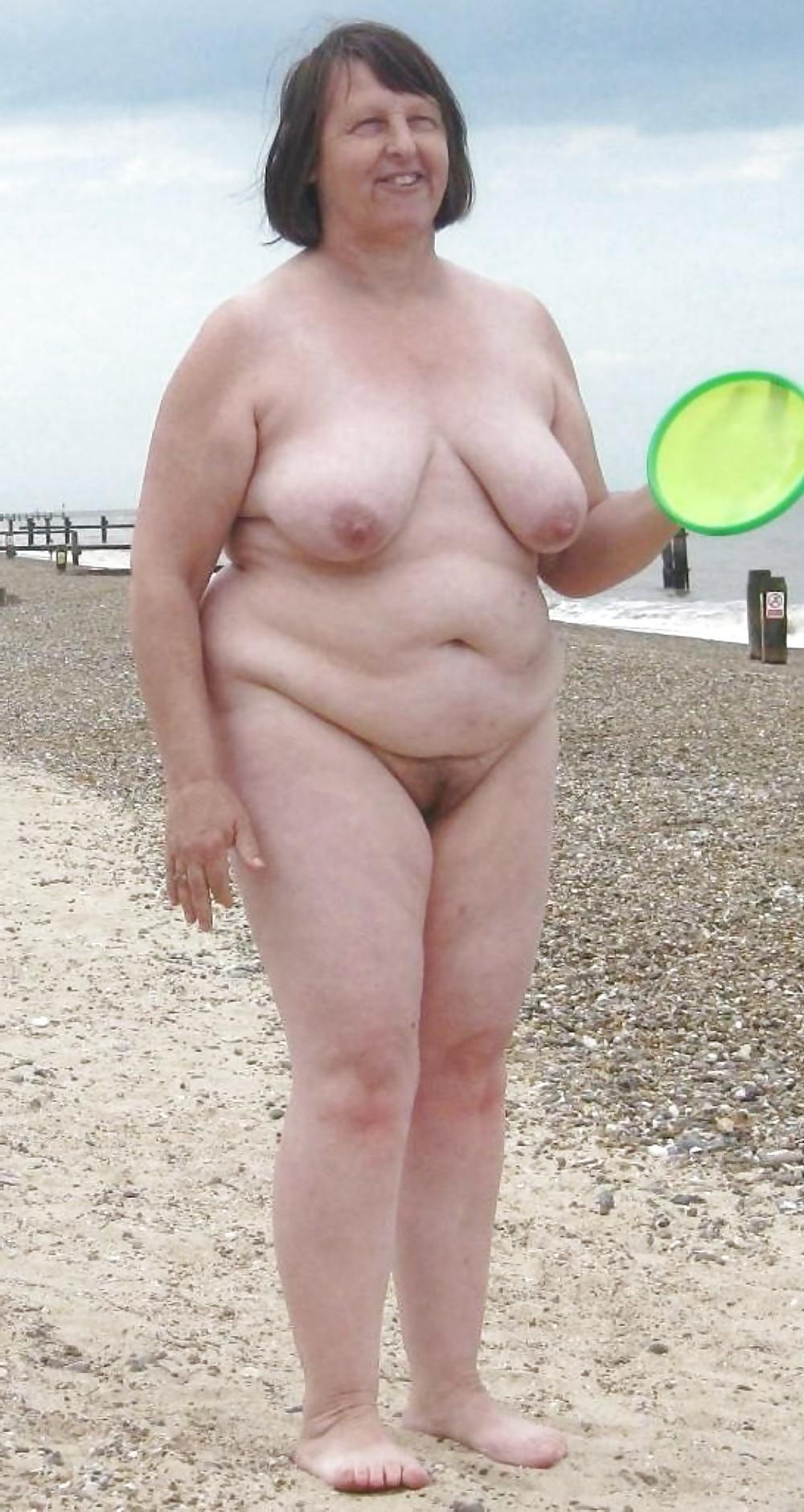 25P On the beach 10