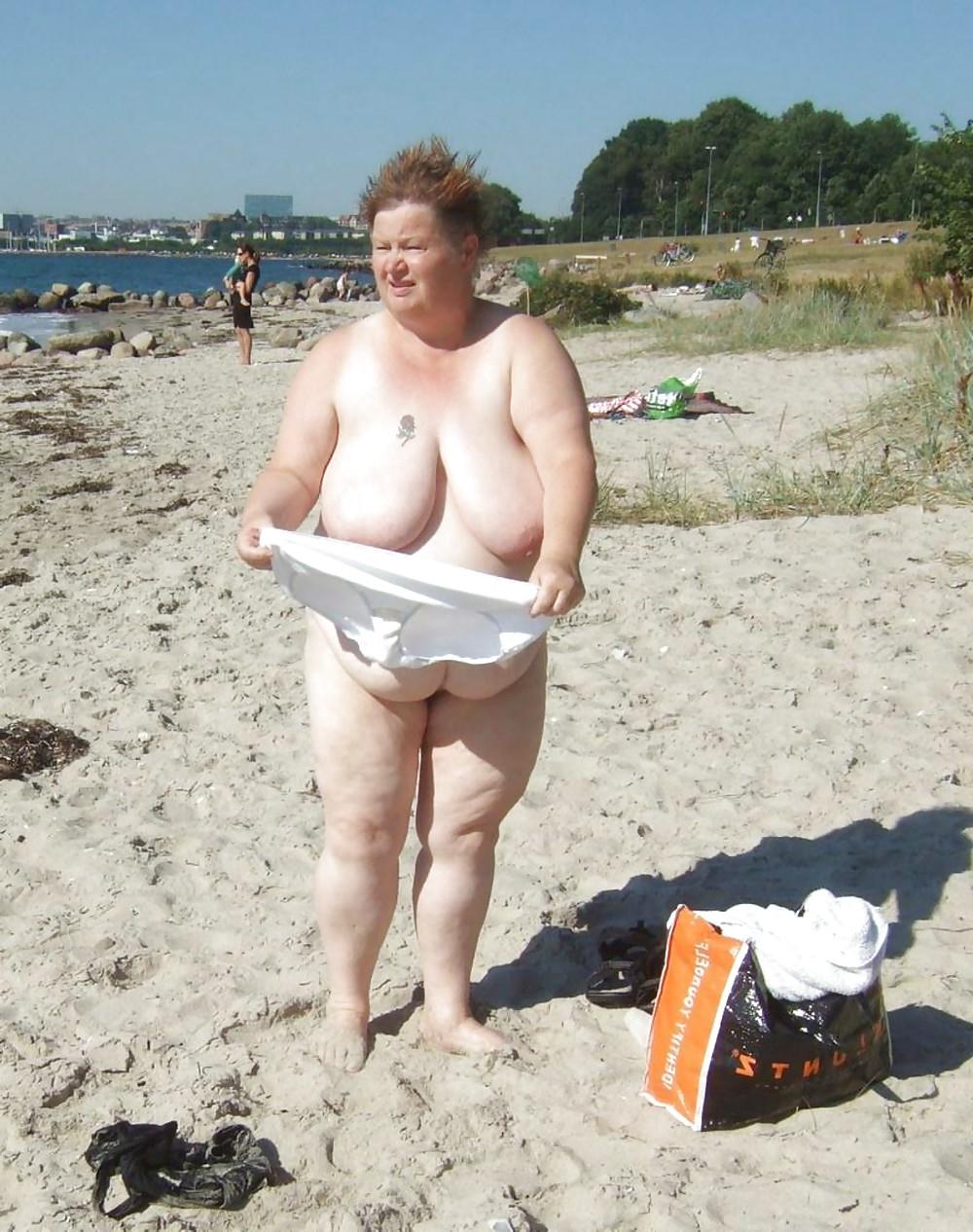 25P On the beach 10