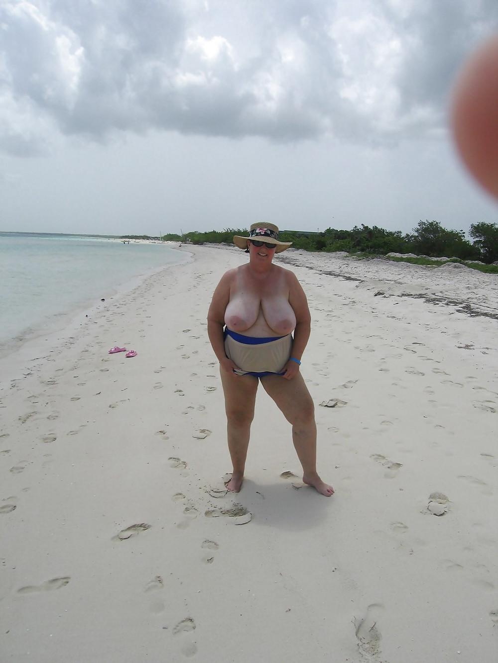 25P On the beach 10
