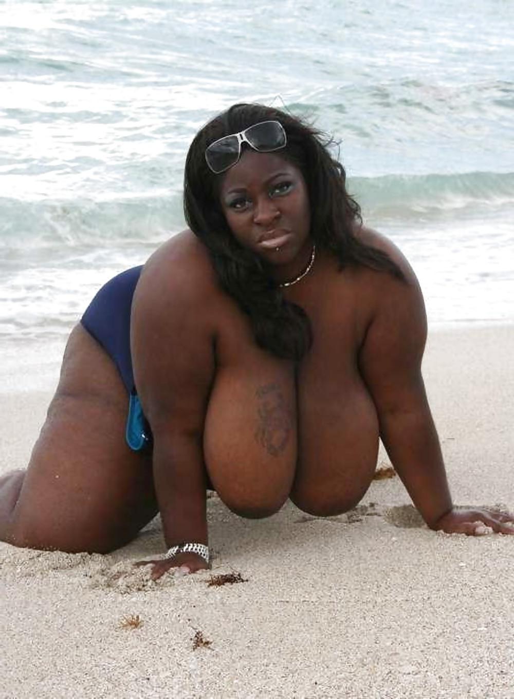 25P On the beach 10