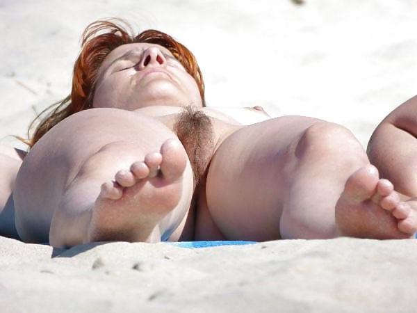 25P Hairy Day At The Beach By Voyeur TROC