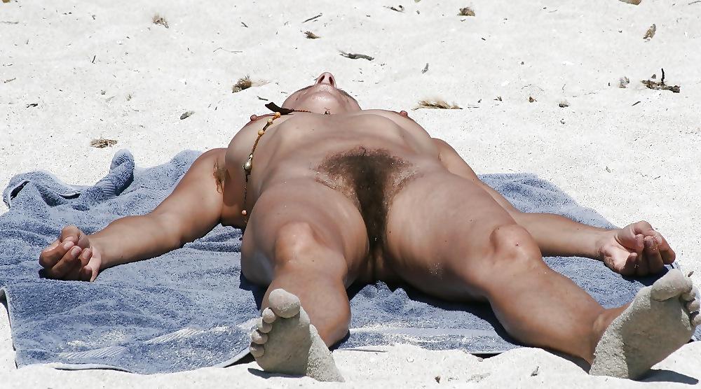 25P Hairy Day At The Beach By Voyeur TROC
