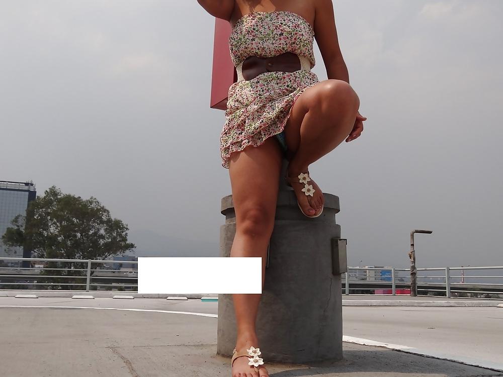 11P Beautiful latina public flash panty