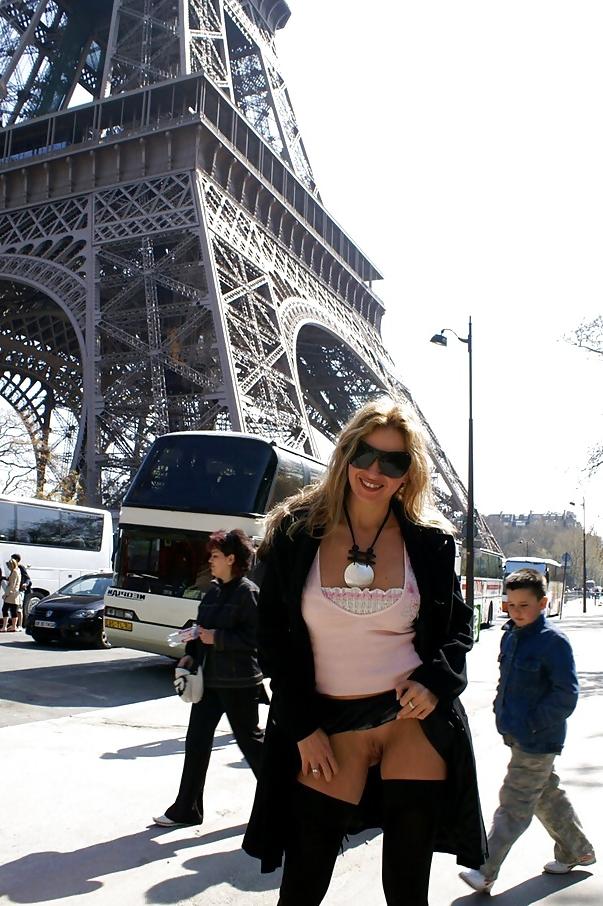 25P Women Public Flashing Collaboration 3