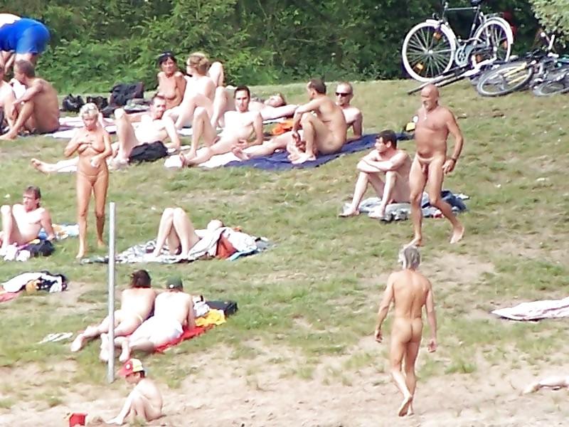 25P Nudist Beach Fun