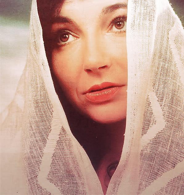 25P Kate Bush - Goddess.