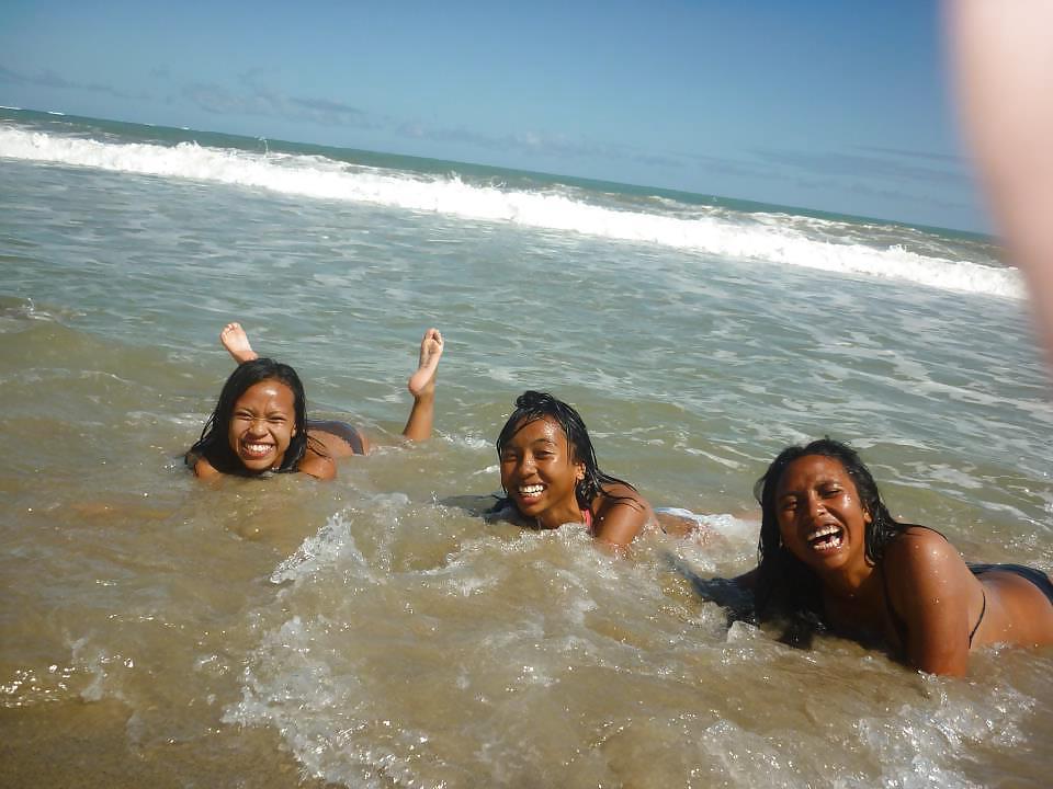 25P Madagascar - beach pictures - tamatave