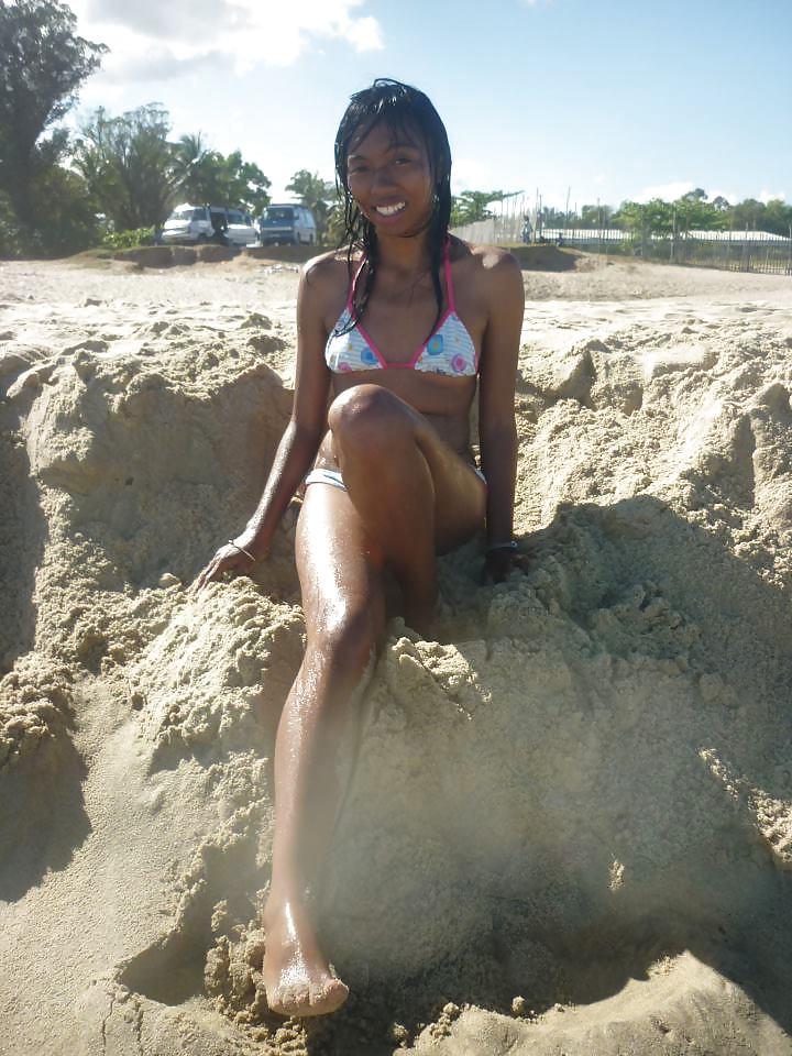 25P Madagascar - beach pictures - tamatave