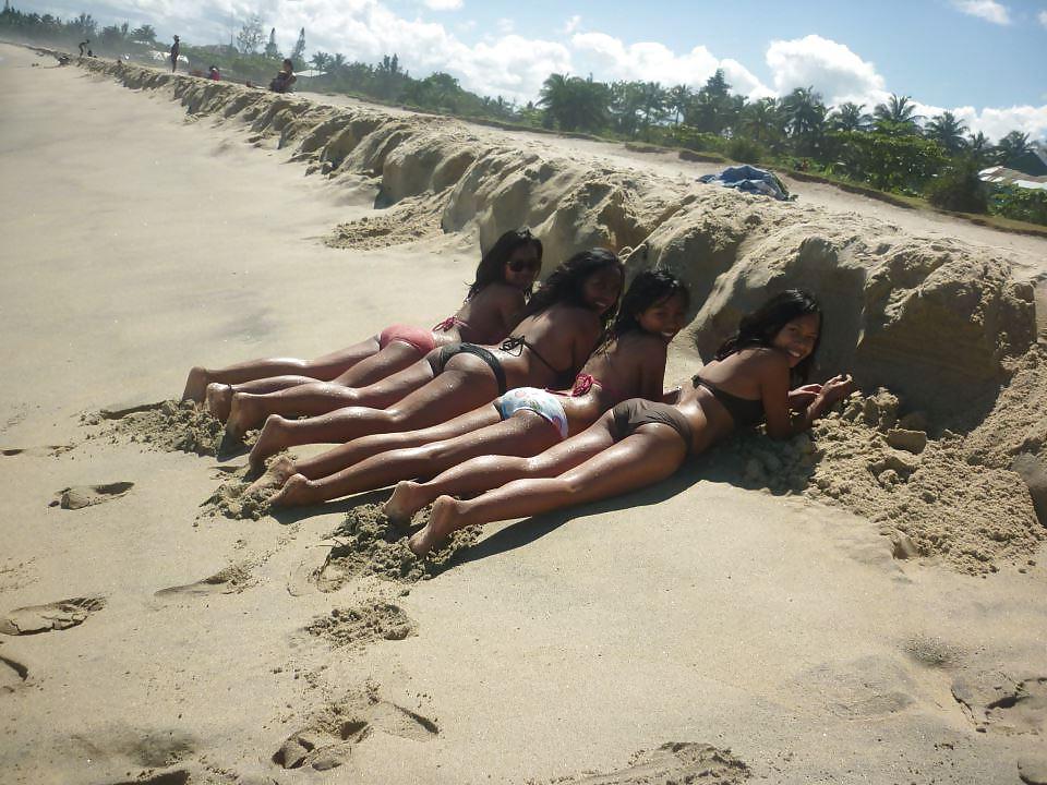 25P Madagascar - beach pictures - tamatave