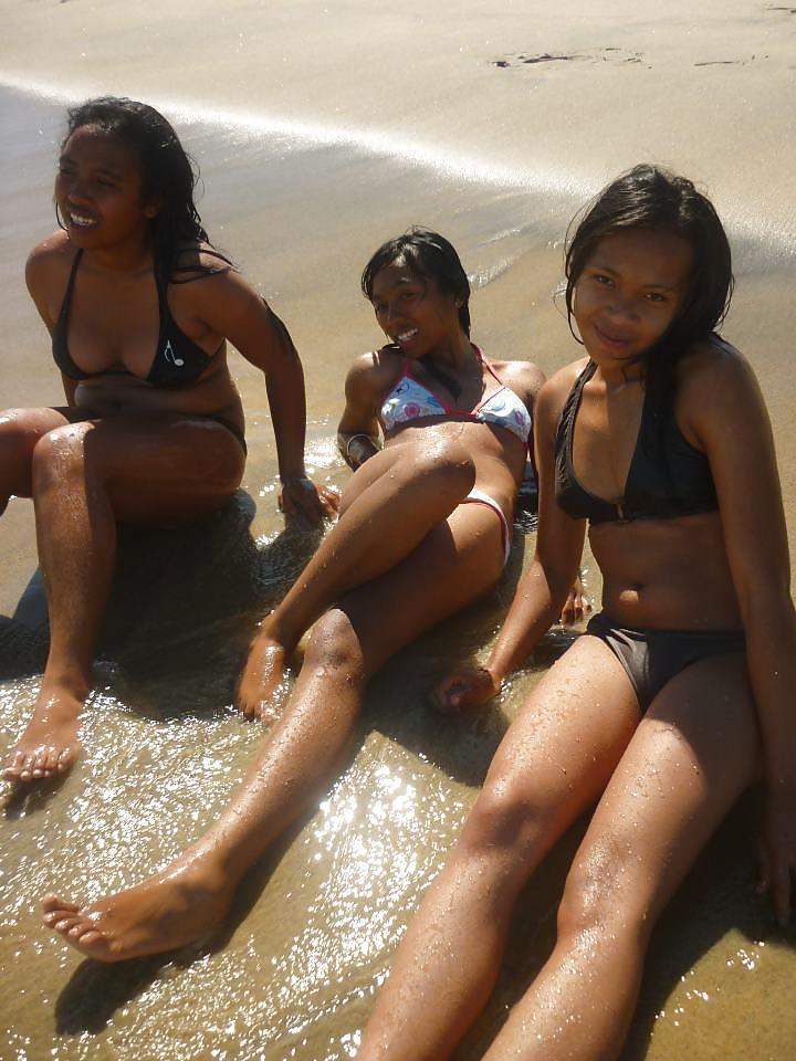 25P Madagascar - beach pictures - tamatave