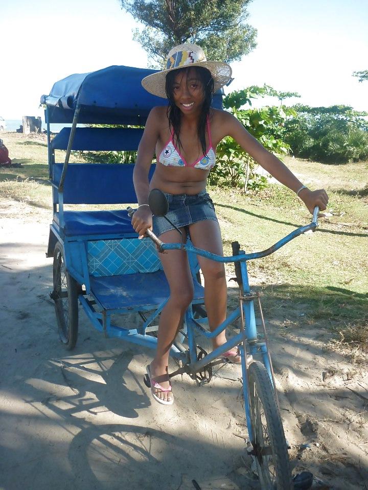 25P Madagascar - beach pictures - tamatave