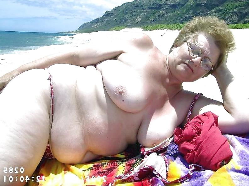 25P Naked grannies on beach