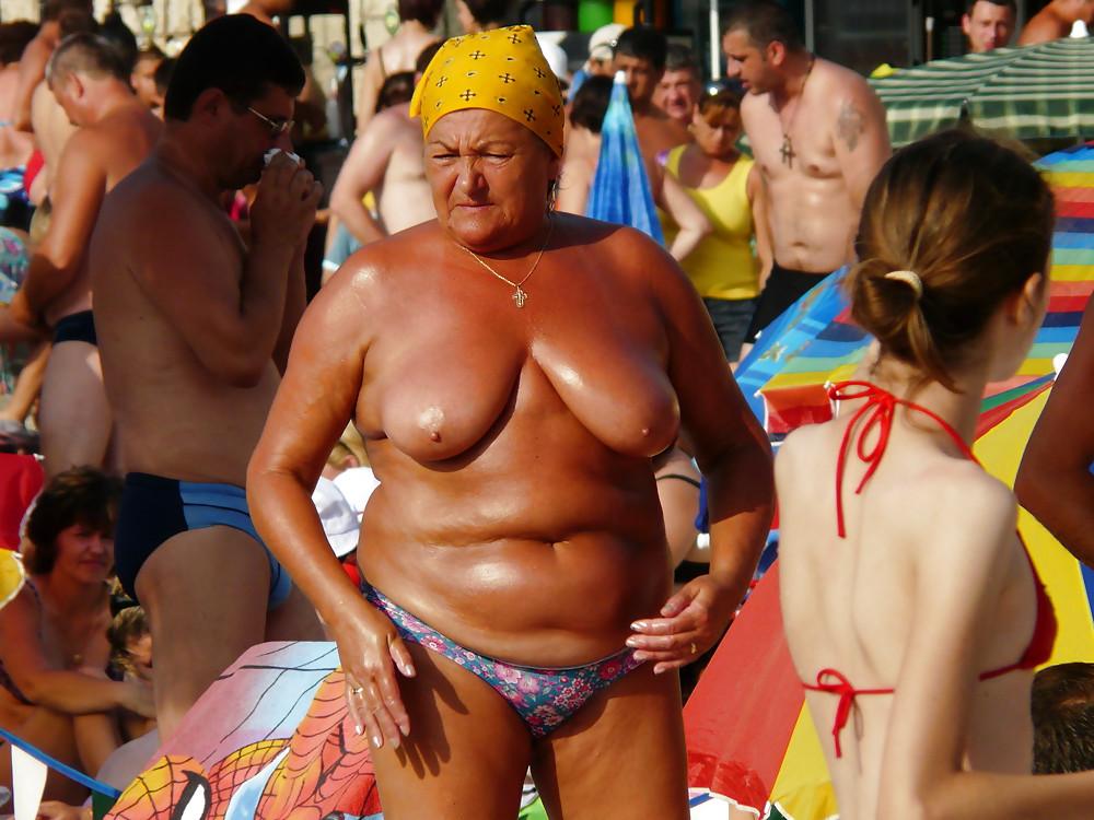25P Naked grannies on beach
