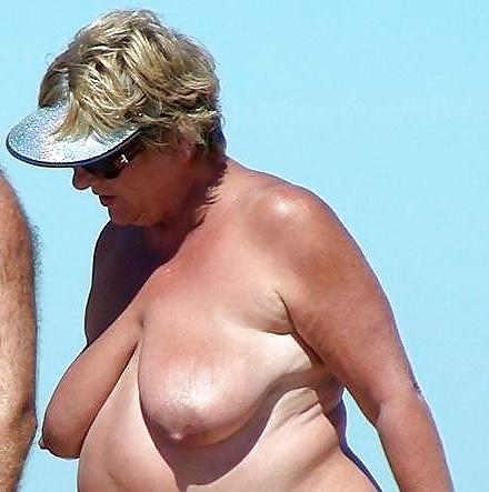 25P Naked grannies on beach