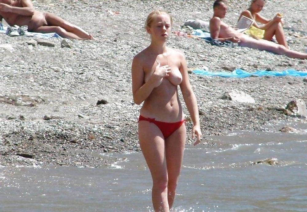 20P Naked beach 62.