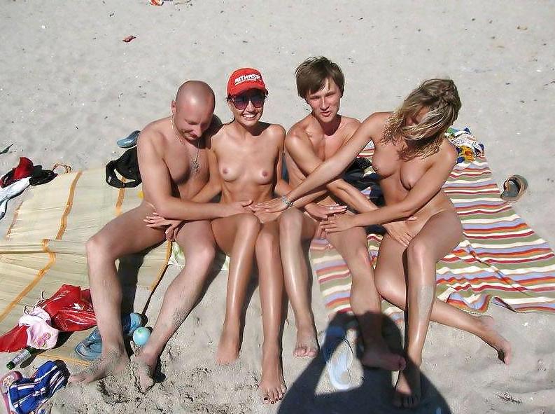 25P Nudist Beach Grobbing
