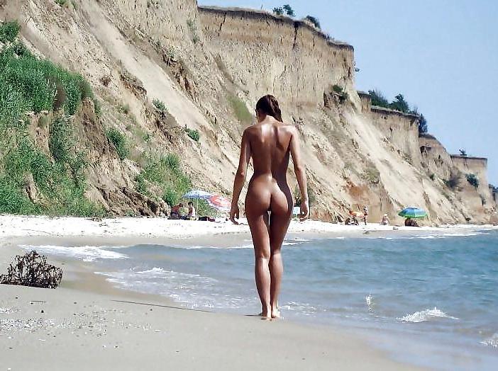25P Nudist Beach Grobbing