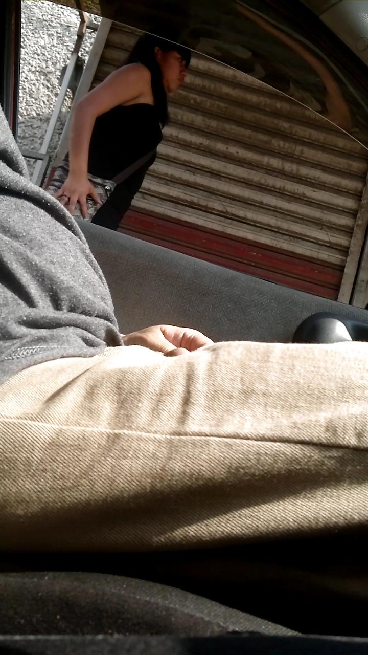 25P Flashing, exhibicionismo, mostrando el pene en la calle 8