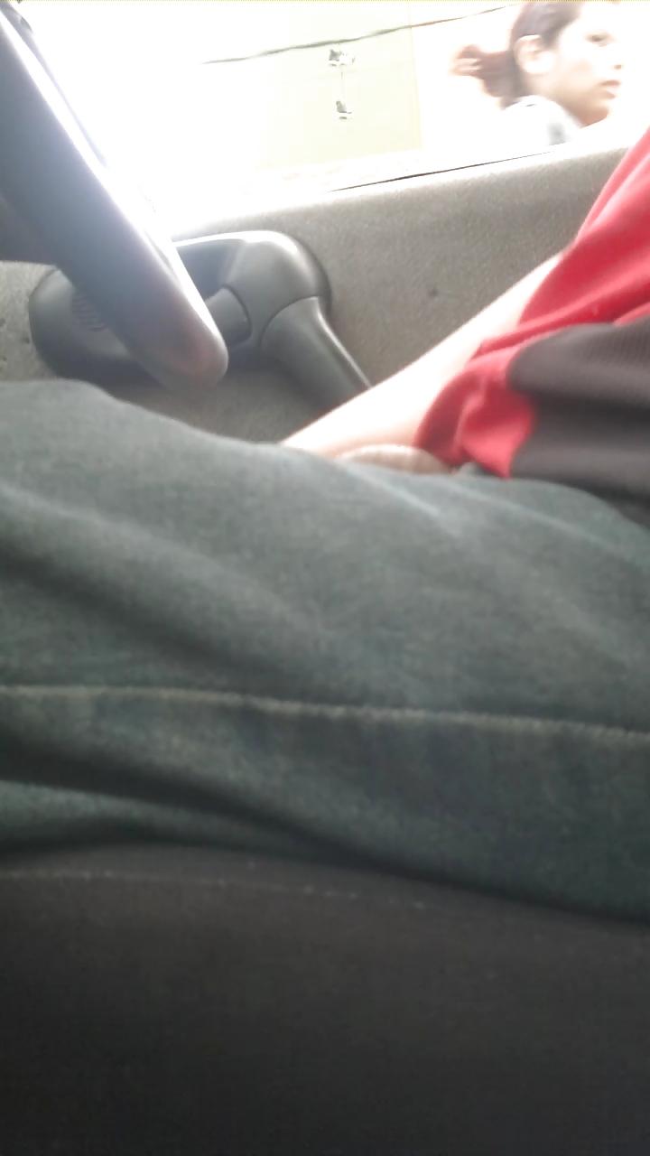 25P Flashing, exhibicionismo, mostrando el pene en la calle 8