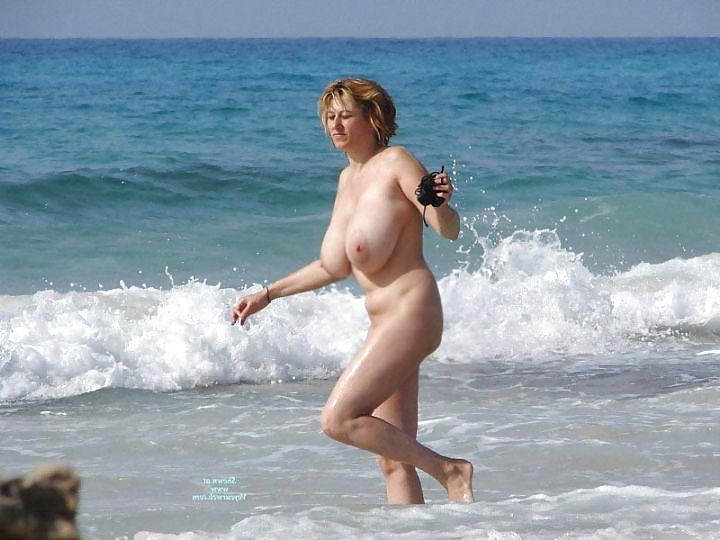25P Big Beach Boobs 16!!!!!!