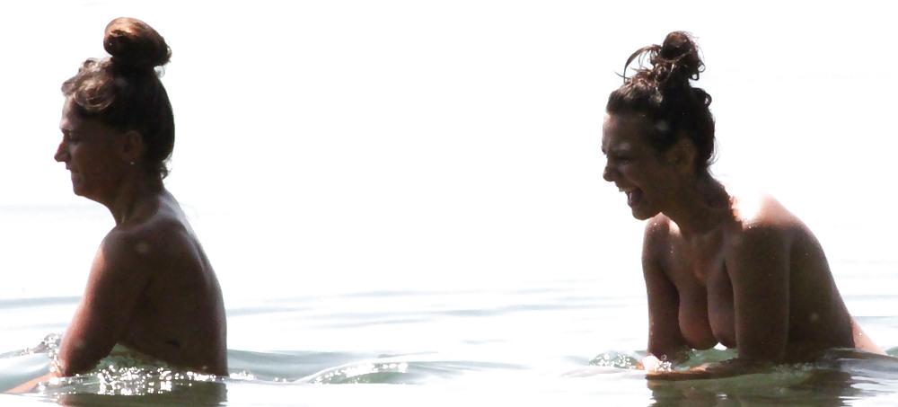 7P Voyeur-Strand oben ohne und String 1