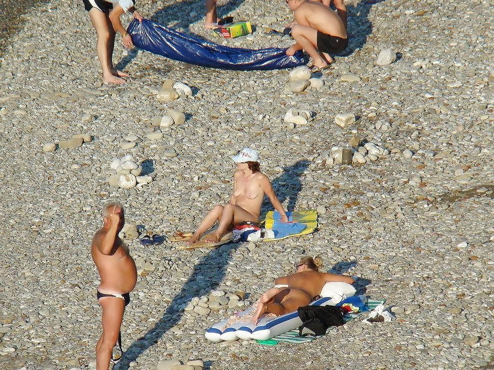 25P Nudist Beach Fun