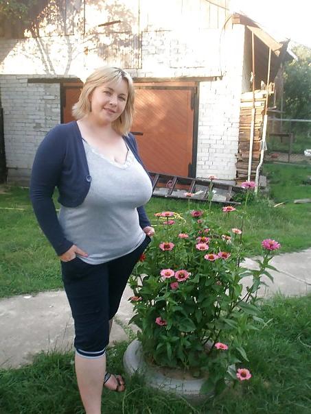 19P Busty Russian Woman 1381
