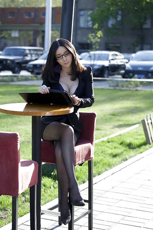 25P Bodacious Business Women