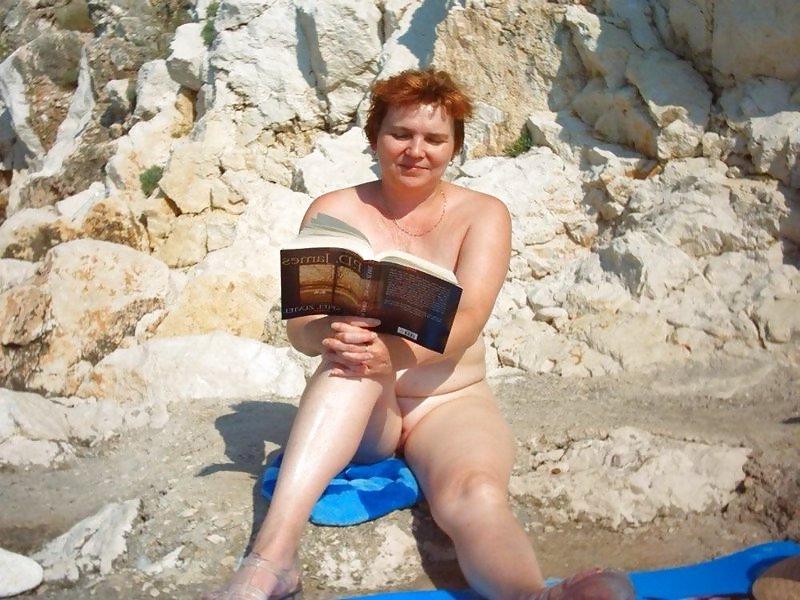 25P Mature Nudists at the Beach