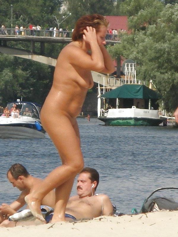 25P Mature Nudists at the Beach