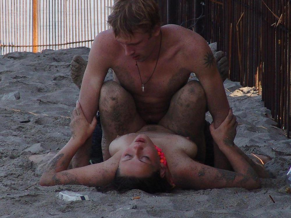 13P Beach sex